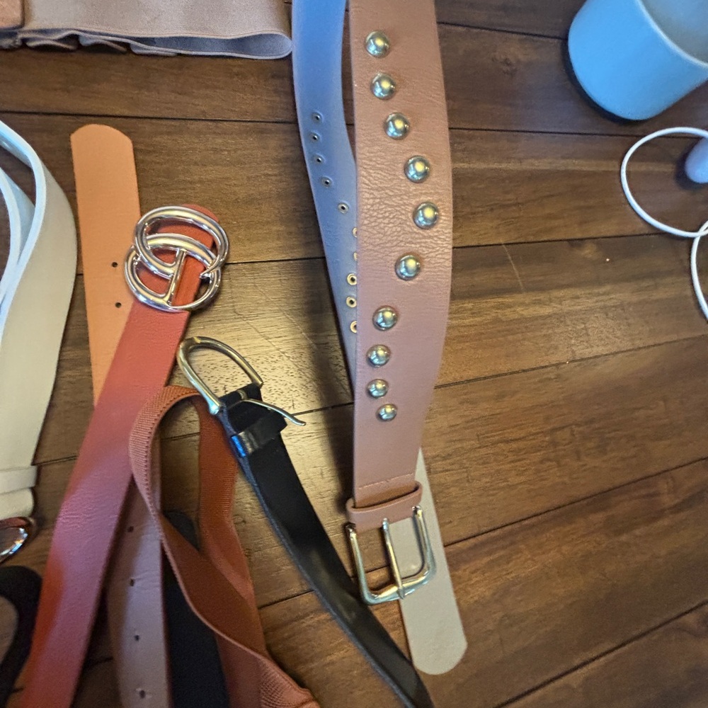 Assorted Belts - Multiple Colors and Styles - Picture 5 of 6